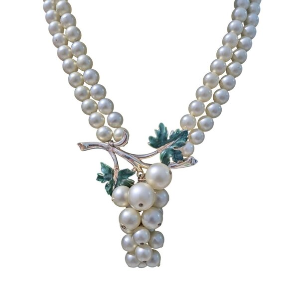 Vintage Double Strand Faux Pearl Necklace With Grapevine Pendant - Picture 2 of 11